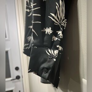 BNWT Brand new with tags, never worn. Dynamite oversized satin shirt. Size small